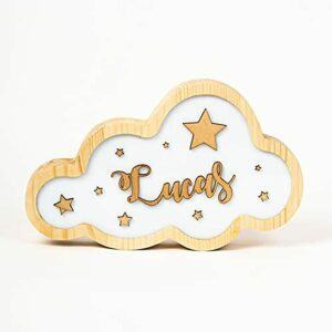 [ PINE & KIDS ] Lámpara nube infantil personalizada con fondo de estrellas. Lámpara quitamiedos con nombre en madera para niños y bebés. Incluye adaptador de corriente.
