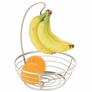 mDesign Cesta de frutas moderna con gancho para colgar plátanos – Frutera grande para la mesa del comedor o la encimera – Frutero de cocina decorativo de metal – plateado mate